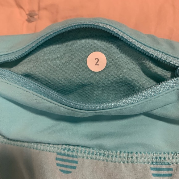 Lululemon speed short size 2 with 2.5 inch inseam - Picture 3 of 4